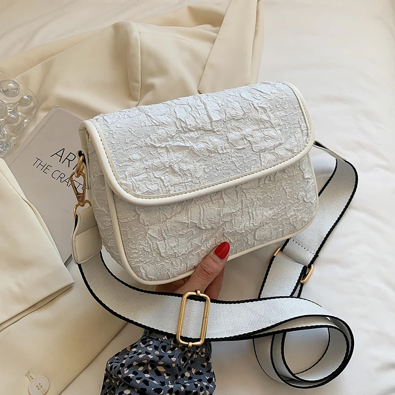 Small Cloth Handbags for Women 2021 Summer Designer Luxury Shopper Female Fashion Flap Crossbody Shoulder Bags
Small Cloth Handbags for Women 2021 Summer Designer Luxury Shopper Female Fashion Flap Crossbody Shoulder Bags