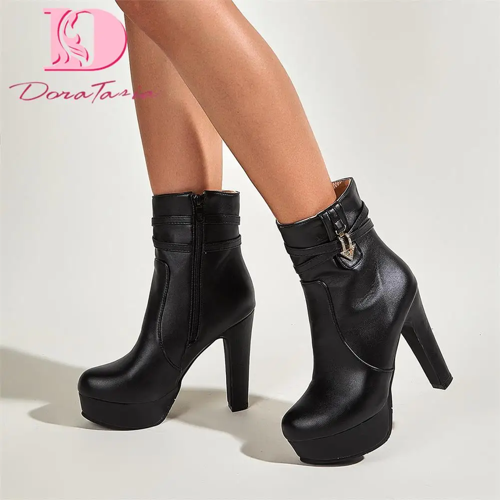 Doratasia Новое поступление Модные Женские однотонные ботинки с круглым носком на толстом каблуке на молнии ботильоны с прострочкой на платфор...
Doratasia Новое поступление Модные Женские однотонные ботинки с круглым носком на толстом каблуке на молнии ботильоны с прострочкой на платфор...