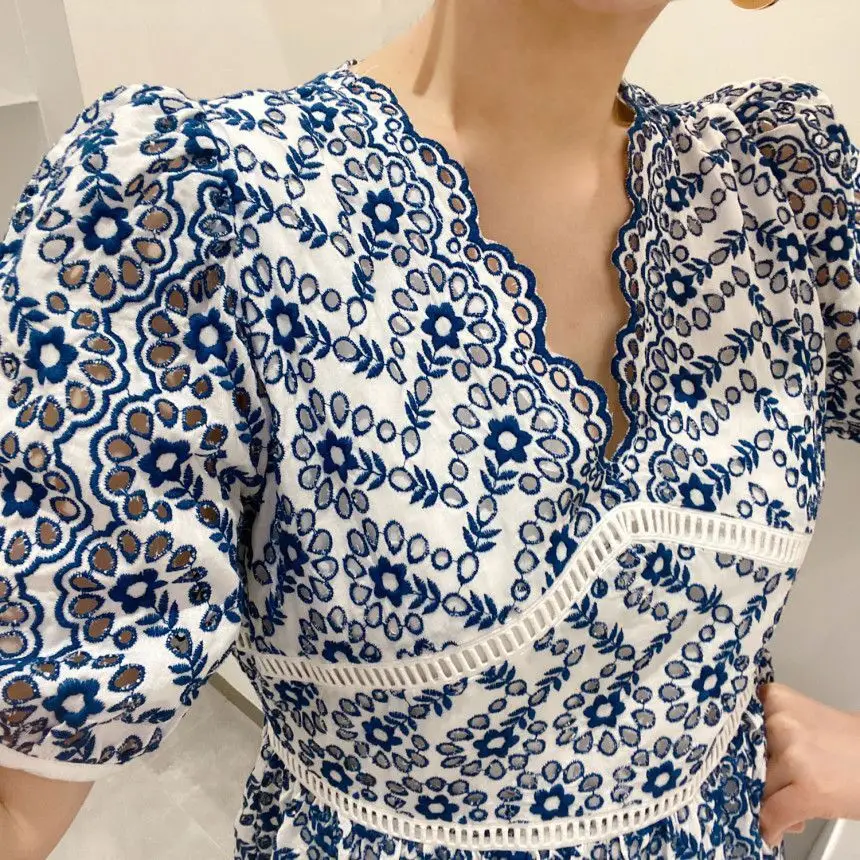 Fashion Korean Chic Lace Hollow Out Dresses Women Summer Casual Short Sleeve V-neck Embroidery Vintage Dresses Vestidos
Fashion Korean Chic Lace Hollow Out Dresses Women Summer Casual Short Sleeve V-neck Embroidery Vintage Dresses Vestidos