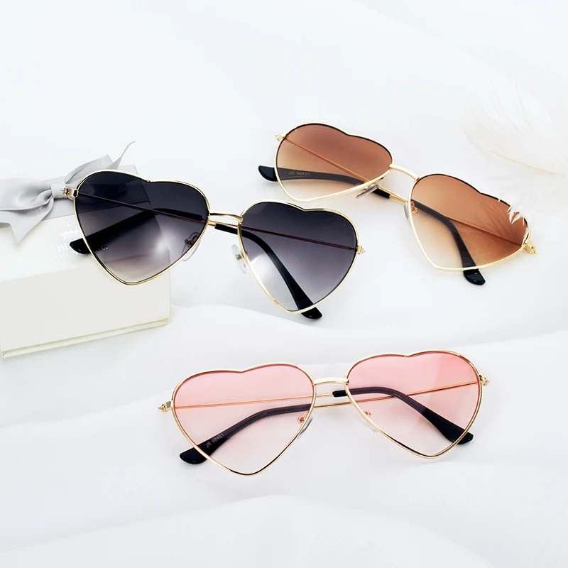 Heart sunglasses Women Metal Frame Mirror Brand Designer Retro Clear Ocean Lenses Sunglasses Female Heart effect Sun Glasses
Heart sunglasses Women Metal Frame Mirror Brand Designer Retro Clear Ocean Lenses Sunglasses Female Heart effect Sun Glasses