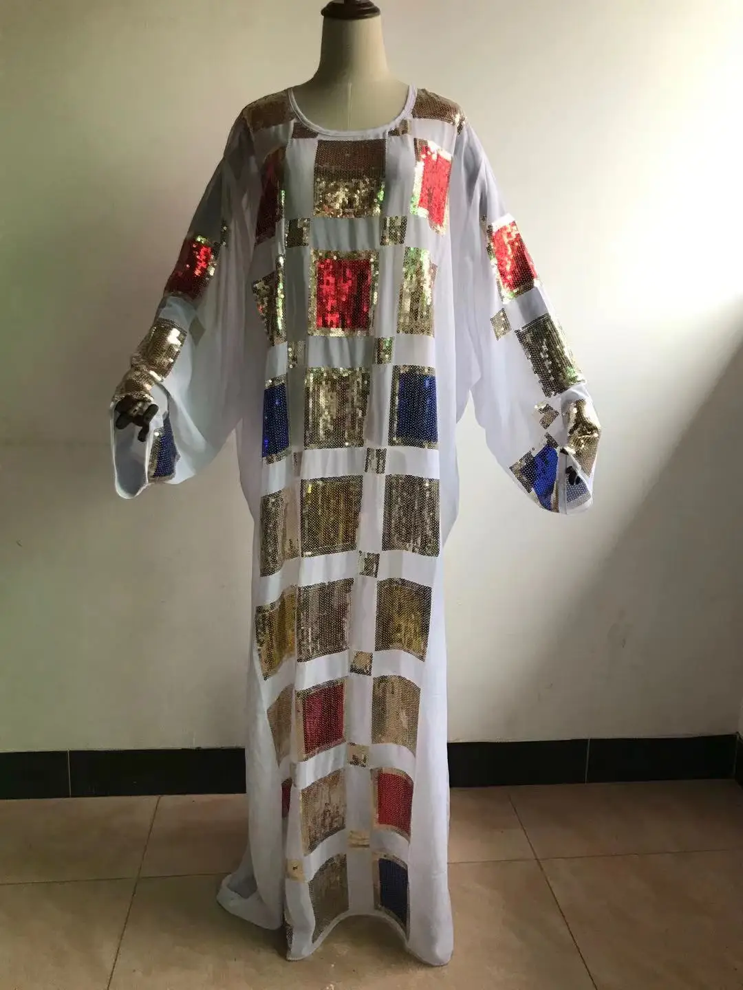New Style Classic African Women's Dashiki Fashion Abaya Stylish Chiffon Fabric Embroidered Sequins Loose Long Dress
New Style Classic African Women's Dashiki Fashion Abaya Stylish Chiffon Fabric Embroidered Sequins Loose Long Dress