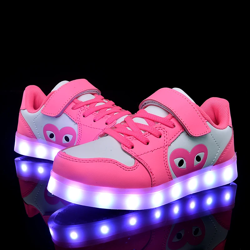 2018 Blue Pink New children Glowing sneakers Led luminous Shoes For Boys girls Fashion Light Up Casual kids 7 Colors USB charge
2018 Blue Pink New children Glowing sneakers Led luminous Shoes For Boys girls Fashion Light Up Casual kids 7 Colors USB charge