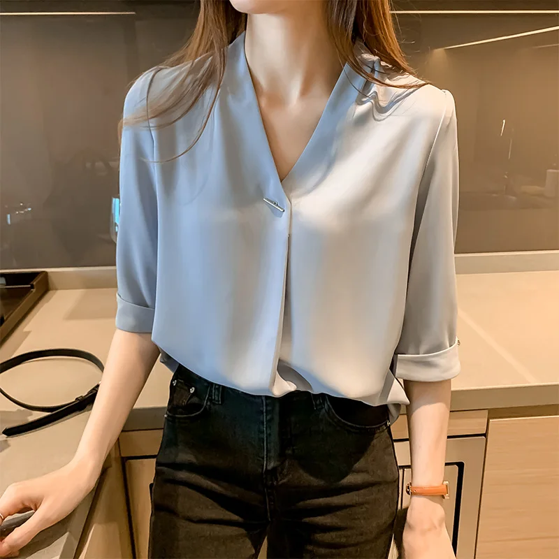 2021 new chiffon shirt summer V-neck half-sleeved shirt professional women's t-shirt loose trend shirt Button V-Neck
2021 new chiffon shirt summer V-neck half-sleeved shirt professional women's t-shirt loose trend shirt Button V-Neck
