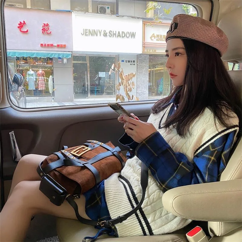 Women Oversized Knit Sweater Vest Pullover V-Necked Sleeveless Jumper Harajuku ZarinaTop 90S Clothes Female Causual Streetwear
Women Oversized Knit Sweater Vest Pullover V-Necked Sleeveless Jumper Harajuku ZarinaTop 90S Clothes Female Causual Streetwear