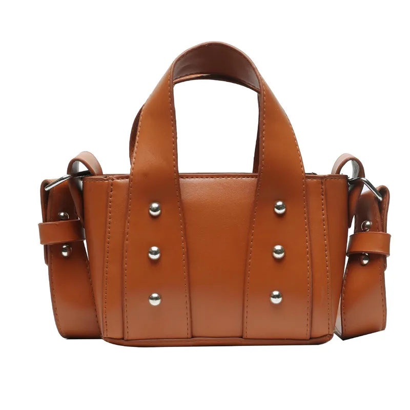 Brands Women's Bags Rivet Vintage Wide Shoulder Strap Crossbody Bag Female Luxury Designer Messenger Bag 2021 Women's Handbag
Brands Women's Bags Rivet Vintage Wide Shoulder Strap Crossbody Bag Female Luxury Designer Messenger Bag 2021 Women's Handbag
