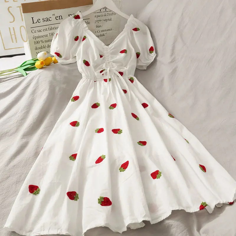 Dress 2021 French fashion niche fairy embroidery short sleeved female student summer dress new V-neck drawstring high end skirt
Dress 2021 French fashion niche fairy embroidery short sleeved female student summer dress new V-neck drawstring high end skirt
