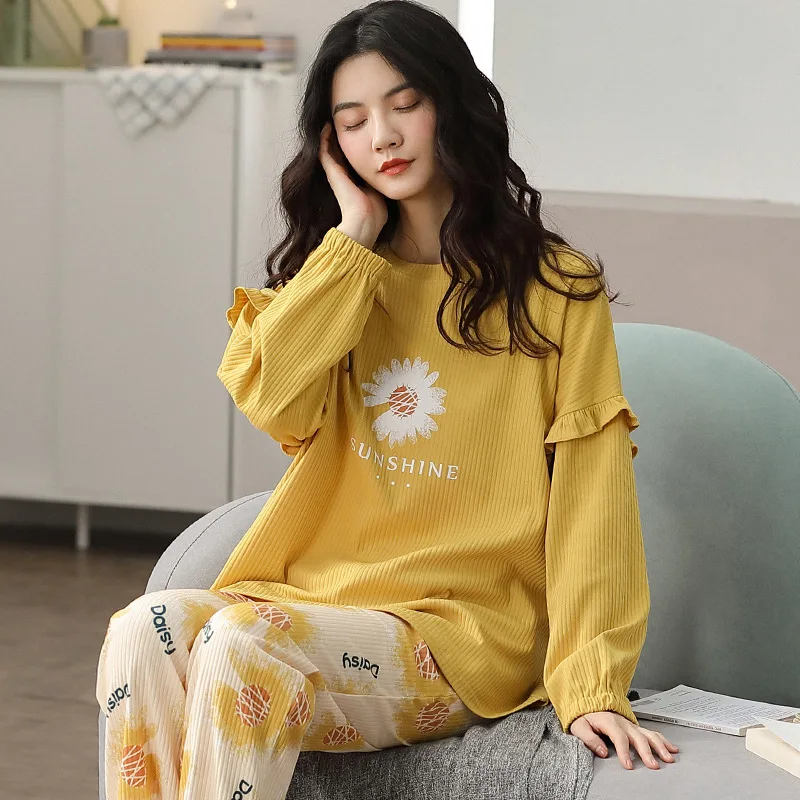 Pajama Sets Yellow Daisy Printing O-Neck Lovely Winter Warm Sleepwear Full Cotton Pajamas Womens Cute Lace Trendy Home Clothes
Pajama Sets Yellow Daisy Printing O-Neck Lovely Winter Warm Sleepwear Full Cotton Pajamas Womens Cute Lace Trendy Home Clothes