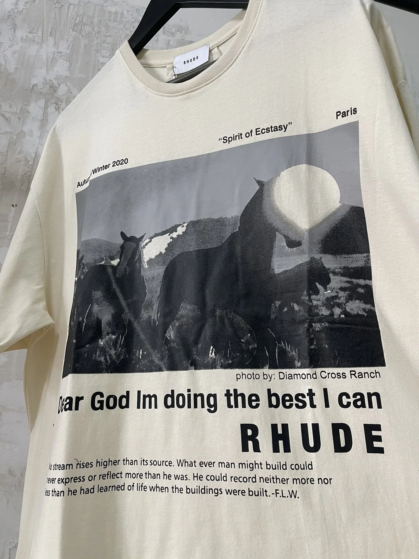 New RHUDE Dream T-shirt Men Women High Quality Grey Picture Graghic RHUDE Tee Oversize Tops Vintage 1:1 Terry Short Sleeve
New RHUDE Dream T-shirt Men Women High Quality Grey Picture Graghic RHUDE Tee Oversize Tops Vintage 1:1 Terry Short Sleeve