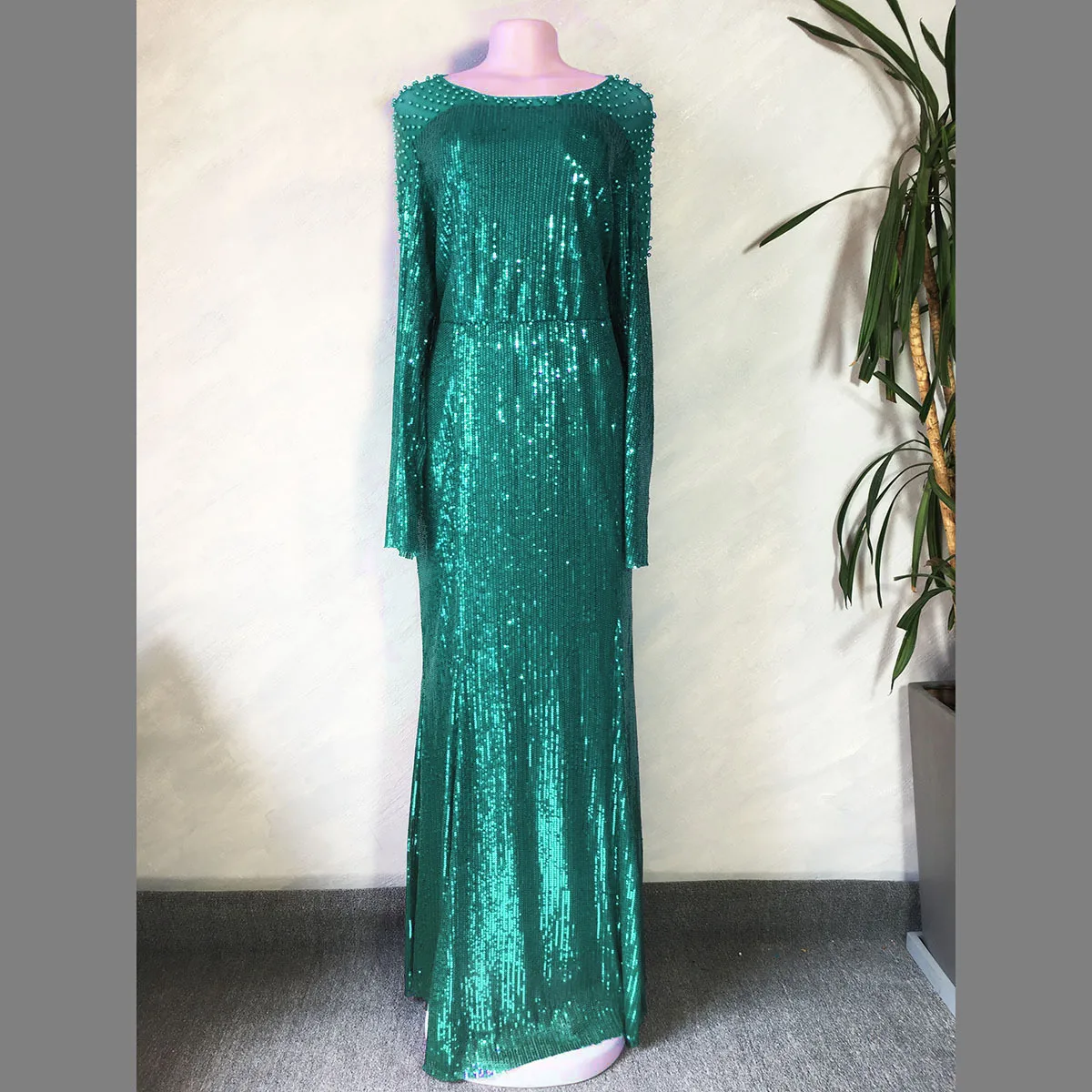 Sexy Night Club Dress Women Sequind Stretchy Plus Size Mesh Bodycon Vestidos African Clothing Hooded Long Sleeve Maxi Dresses 
Sexy Night Club Dress Women Sequind Stretchy Plus Size Mesh Bodycon Vestidos African Clothing Hooded Long Sleeve Maxi Dresses