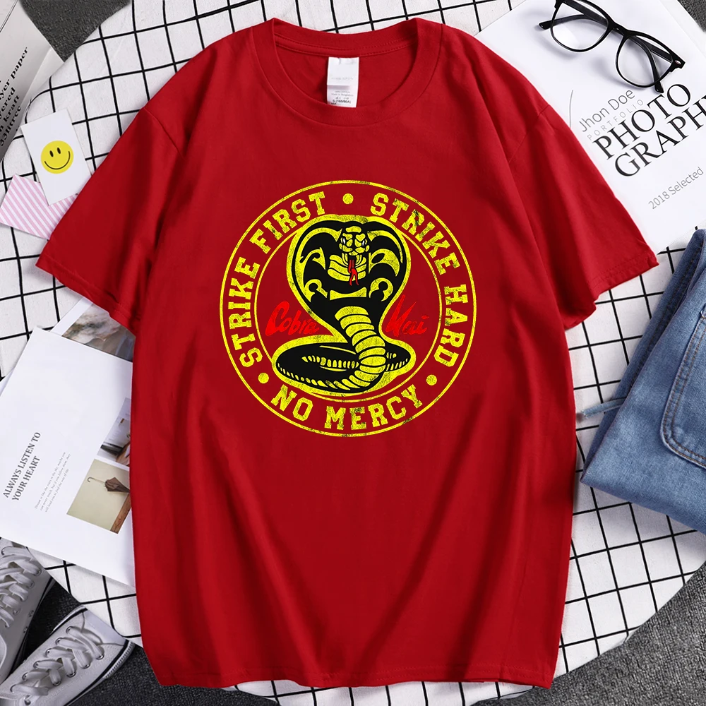 New cobra pattern classic animation 3D effect handsome punk fashion casual sportswear men's women's children's short sleeves
New cobra pattern classic animation 3D effect handsome punk fashion casual sportswear men's women's children's short sleeves