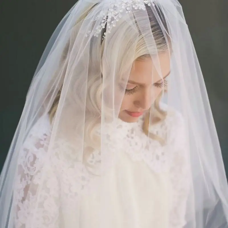 New Minimalist Simple Style 2 Tier Double-Layer Women Mesh Fingertip Length Wedding Veil Plain Pleated Drape Bridal Veil With
New Minimalist Simple Style 2 Tier Double-Layer Women Mesh Fingertip Length Wedding Veil Plain Pleated Drape Bridal Veil With