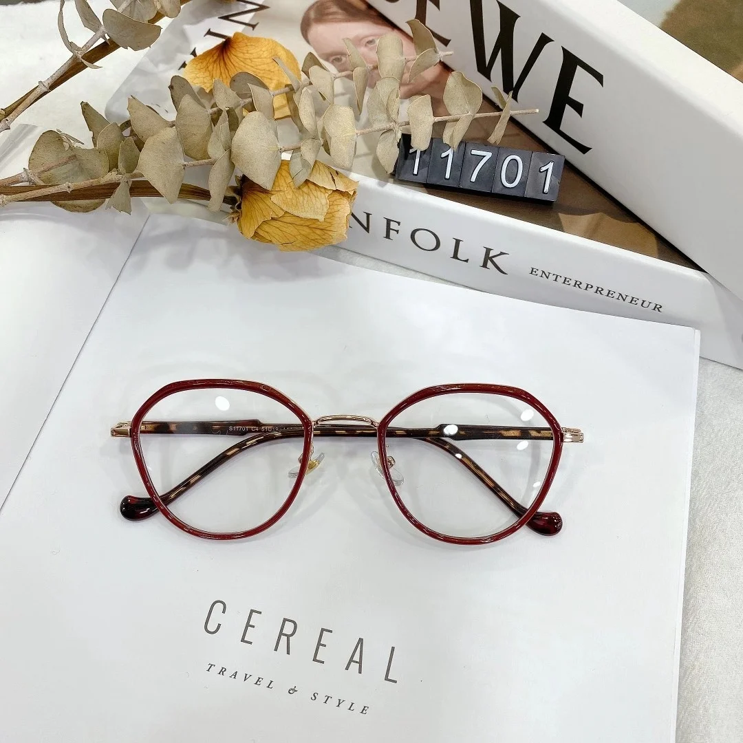 New Fashion Prescription Glasses Frame Ultra Light Retro Polygon Men's And Women's Same Popular Glasses
New Fashion Prescription Glasses Frame Ultra Light Retro Polygon Men's And Women's Same Popular Glasses