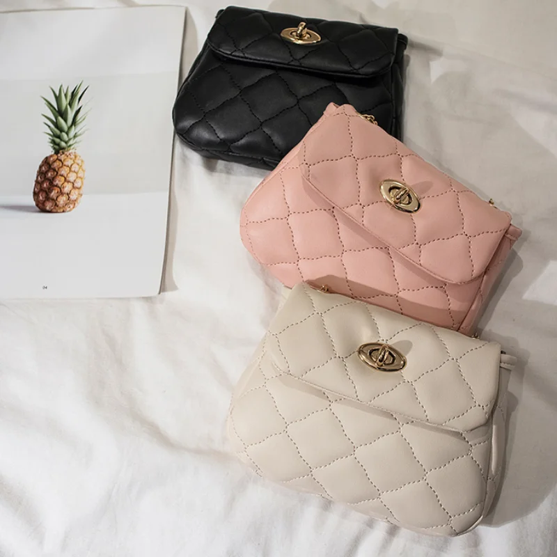 Women's Fashion Soft Leather Bag Small Single-Shoulder Bag Chain Rhombus Handbag Lock-Type bags for women
Women's Fashion Soft Leather Bag Small Single-Shoulder Bag Chain Rhombus Handbag Lock-Type bags for women