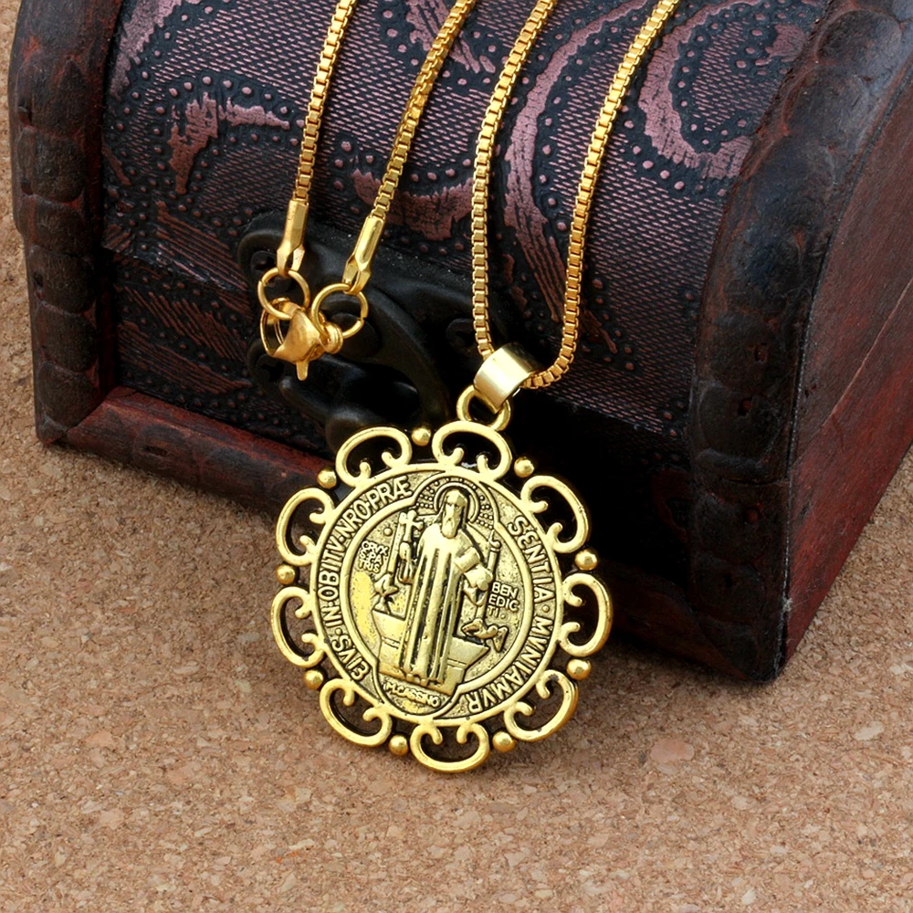 2Pcs Antique Gold Flower Saint San Benedetto Cross Charm Pendant Necklaces Religion DIY Jewelry A-238d
2Pcs Antique Gold Flower Saint San Benedetto Cross Charm Pendant Necklaces Religion DIY Jewelry A-238d