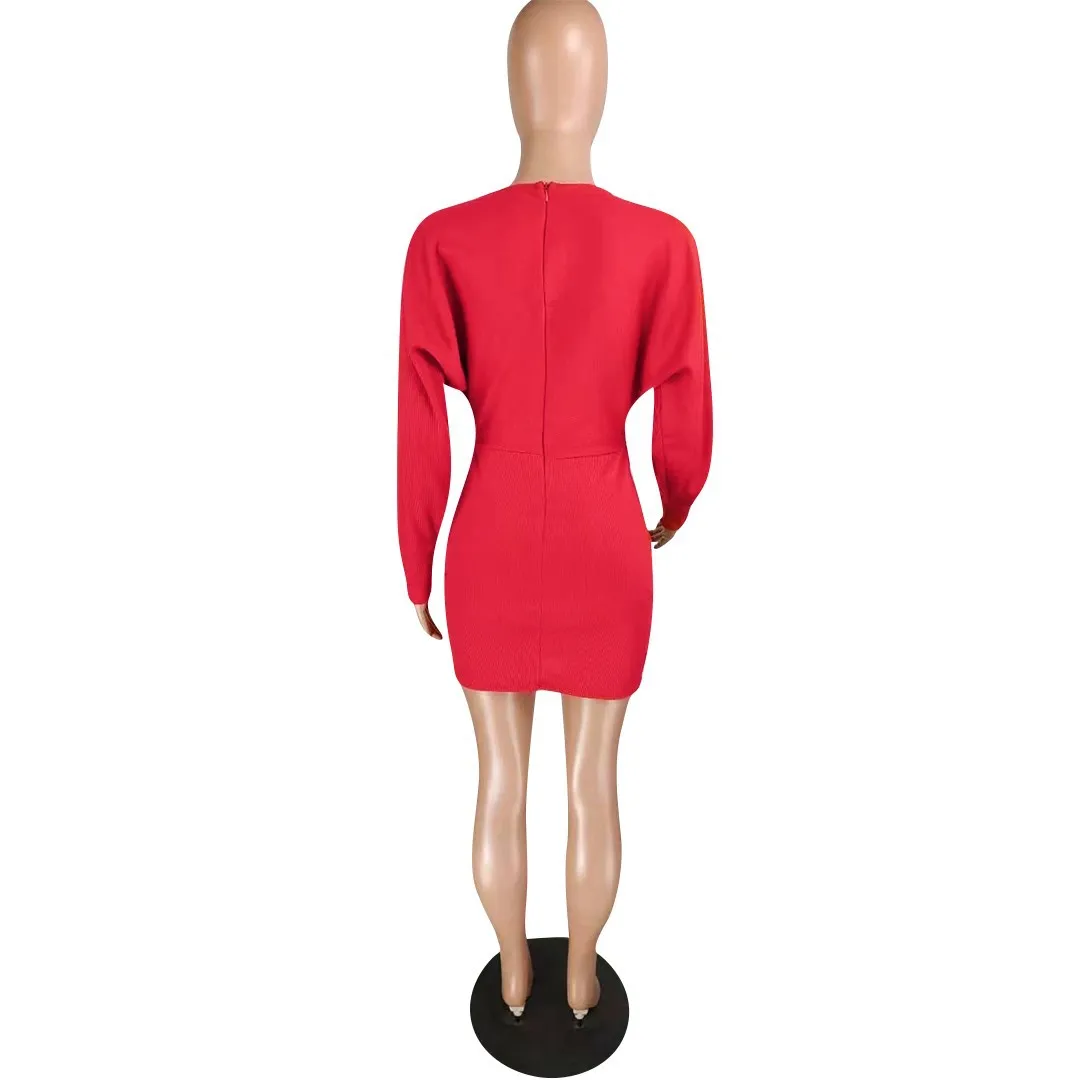 Women Autumn Winter V Neck Long Sleeve Solid Color Pearl Above Knee Dress Fashion Slim Dress Sexy Night Club Wear Dress
Women Autumn Winter V Neck Long Sleeve Solid Color Pearl Above Knee Dress Fashion Slim Dress Sexy Night Club Wear Dress