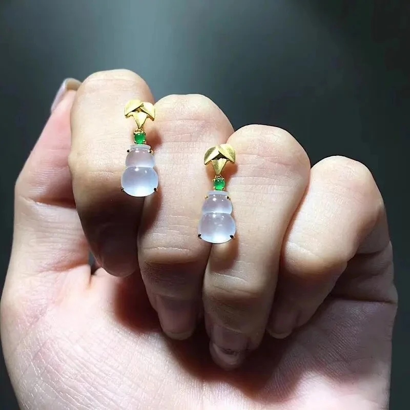 S925 Sterling Silver Inlaid Green Stud Earrings White Ice Chalcedony Gourd Eardrops Egg Surface Jade Earrings Earrings Ear Hook
S925 Sterling Silver Inlaid Green Stud Earrings White Ice Chalcedony Gourd Eardrops Egg Surface Jade Earrings Earrings Ear Hook