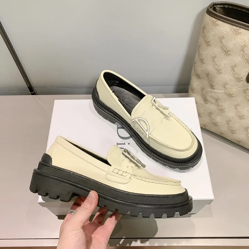 Casual women's shoes 2021 low-cut Japanese daily solid color black square toe Baotou high version leather shoes women shoes
Casual women's shoes 2021 low-cut Japanese daily solid color black square toe Baotou high version leather shoes women shoes