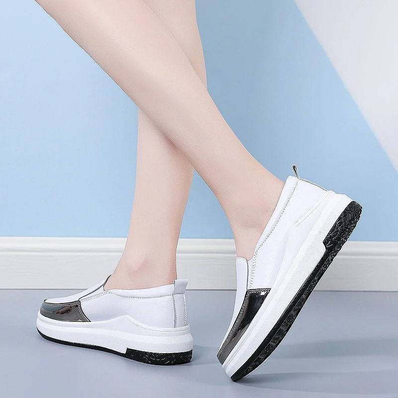 Woman Casual Shoes Spring Genuine Leather Mother Sneakers Woman Swing Platform Nurse Shoes Slip-resistant Plus Size
Woman Casual Shoes Spring Genuine Leather Mother Sneakers Woman Swing Platform Nurse Shoes Slip-resistant Plus Size