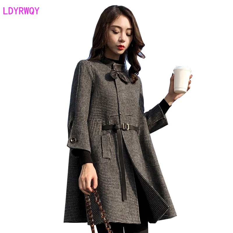2021 autumn new Korean women's splicing stand collar single-breasted seven-point sleeves fresh and lovely long cloak wool coat
2021 autumn new Korean women's splicing stand collar single-breasted seven-point sleeves fresh and lovely long cloak wool coat
