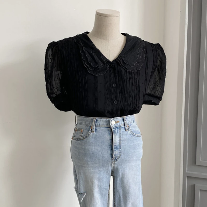 Korejpaa Women Shirt 2021 Summer Korean Gentle Doll Collar Lace Single-Breasted Three-Dimensional Jacquard Puff Sleeve Blouses
Korejpaa Women Shirt 2021 Summer Korean Gentle Doll Collar Lace Single-Breasted Three-Dimensional Jacquard Puff Sleeve Blouses