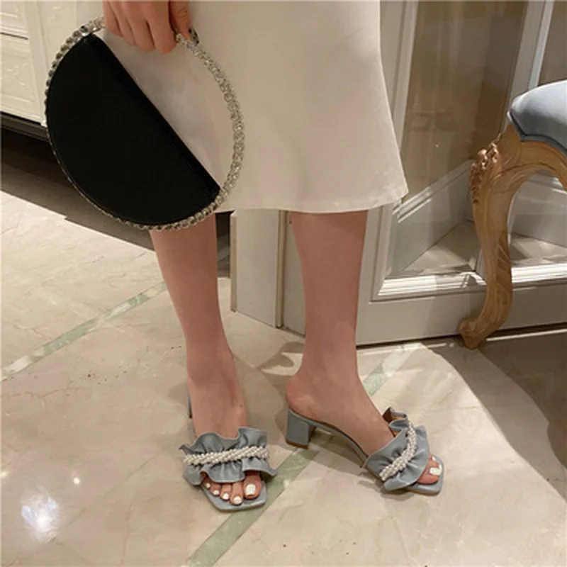 2021 Fashion Brand Candy Colors Ruffles Pearl Slippers Women Summer Outdoor Slides Square Heel Sandals Ladies Shoes
2021 Fashion Brand Candy Colors Ruffles Pearl Slippers Women Summer Outdoor Slides Square Heel Sandals Ladies Shoes