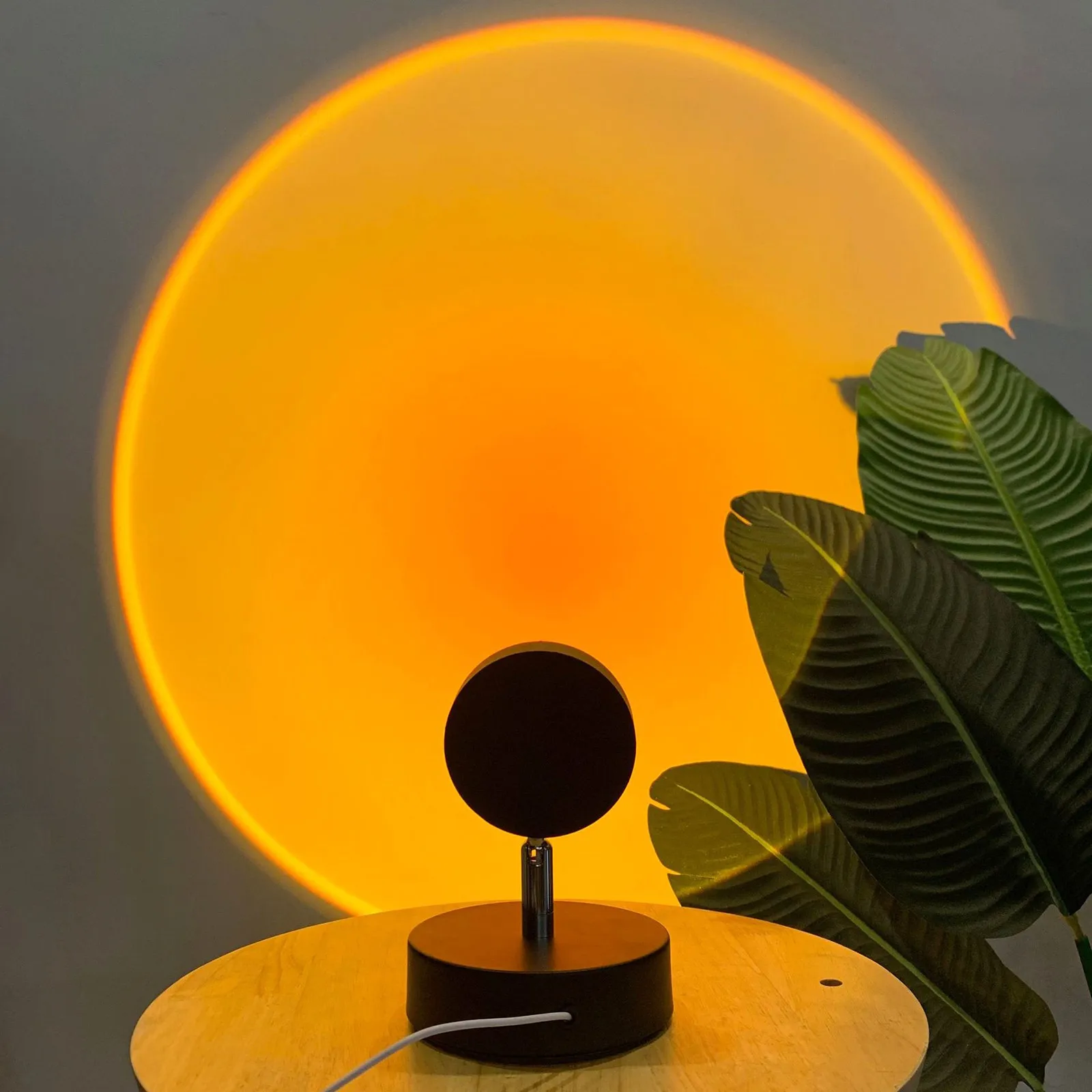 2021 Led Night Light Rainbow Sunset Projector Lamp USB Operate Table Lamp Home Coffe Shop Atmosphere Background Wall Decoration
2021 Led Night Light Rainbow Sunset Projector Lamp USB Operate Table Lamp Home Coffe Shop Atmosphere Background Wall Decoration