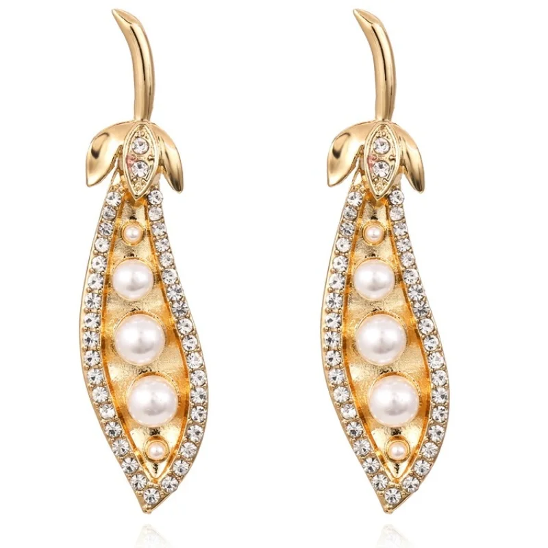 2021 New Personality Pea Pod Pearl Earrings Exaggerated Creative Plant Earrings 
2021 New Personality Pea Pod Pearl Earrings Exaggerated Creative Plant Earrings
