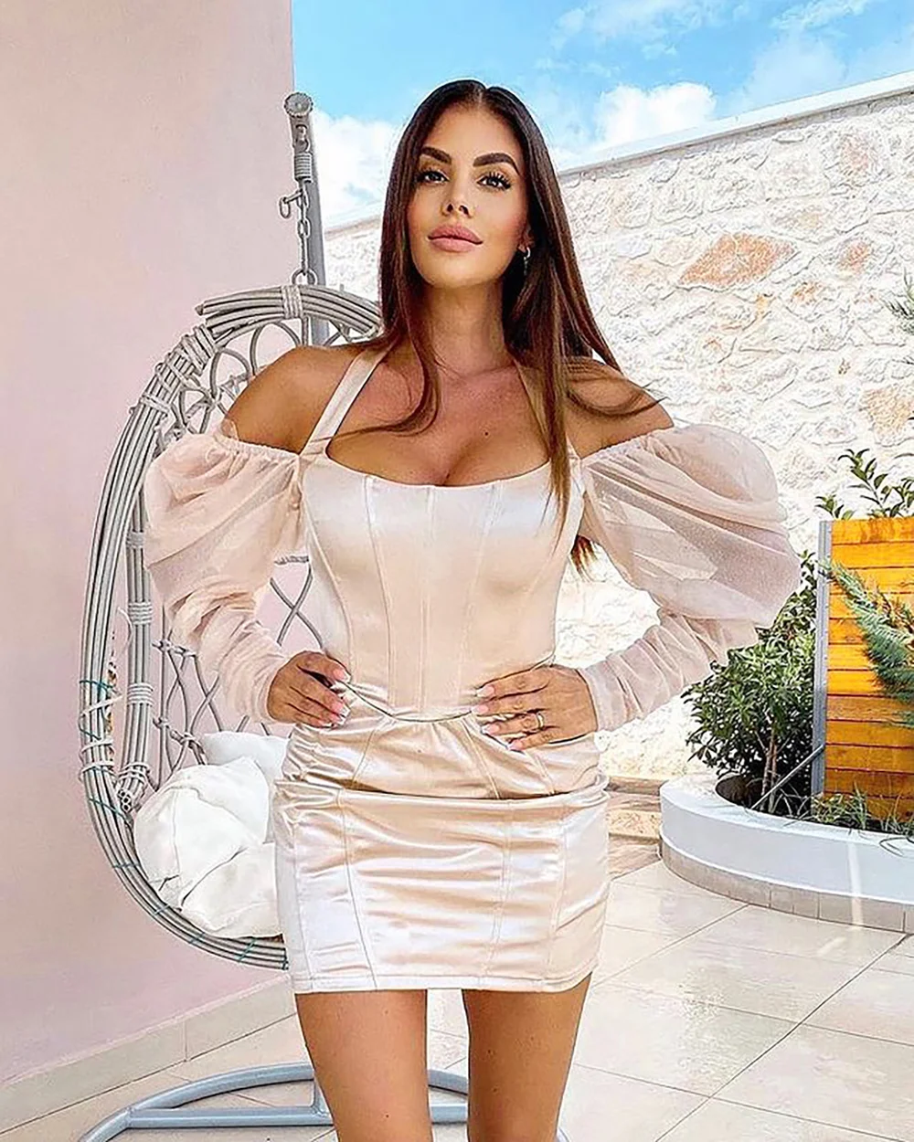 2021 Summer Women New Long Sleeve Sexy Dress Transparent Mesh Puff Sleeve Pullover White Dress Club Celebrity Mini Party Dress
2021 Summer Women New Long Sleeve Sexy Dress Transparent Mesh Puff Sleeve Pullover White Dress Club Celebrity Mini Party Dress