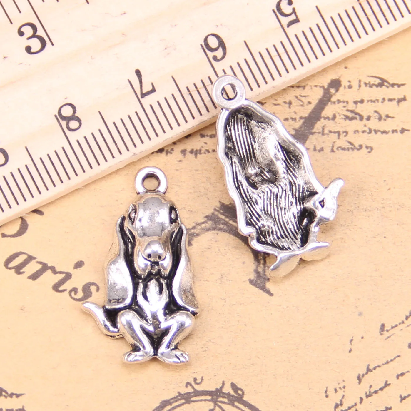60pcs Charms hound dog 25x14mm Antique Pendants,Vintage Tibetan Silver Jewelry,DIY for bracelet necklace
60pcs Charms hound dog 25x14mm Antique Pendants,Vintage Tibetan Silver Jewelry,DIY for bracelet necklace
