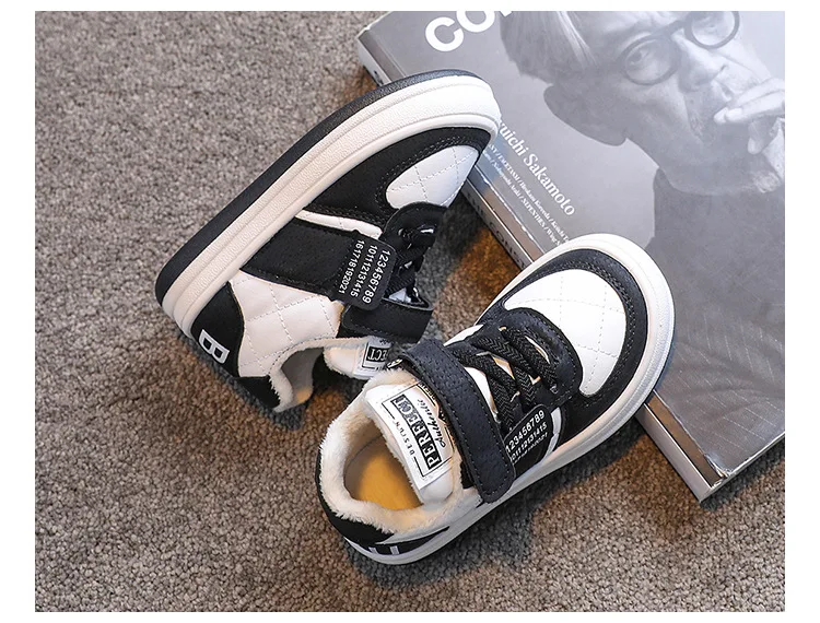 Children's fleece sports shoes 2021 winter new boys' and girls' low top warm board shoes fashion Velcro casual shoes
Children's fleece sports shoes 2021 winter new boys' and girls' low top warm board shoes fashion Velcro casual shoes