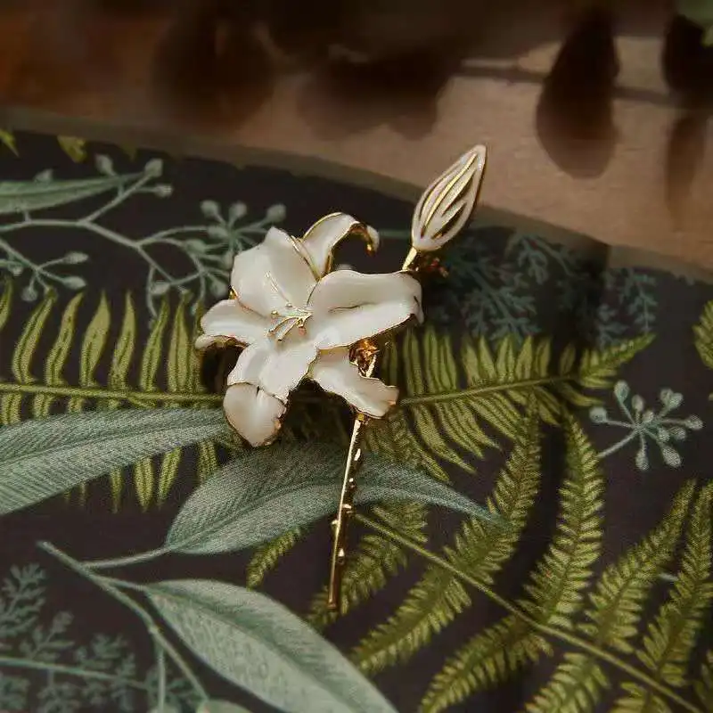 Brooches Flower Lily Poppy Cosmos Tulip 4 Color for Light-Colored Clothes Alloy Material For Elegant And Lovely People
Brooches Flower Lily Poppy Cosmos Tulip 4 Color for Light-Colored Clothes Alloy Material For Elegant And Lovely People
