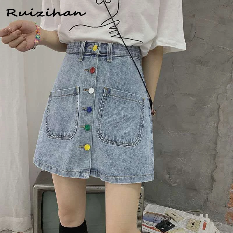 RUIZIHAN Denim Skirt Women's 2021 Summer New Single Breasted Pocket Fashion High Waist Short Skirt Show Thin Bag Hip Skirt
RUIZIHAN Denim Skirt Women's 2021 Summer New Single Breasted Pocket Fashion High Waist Short Skirt Show Thin Bag Hip Skirt