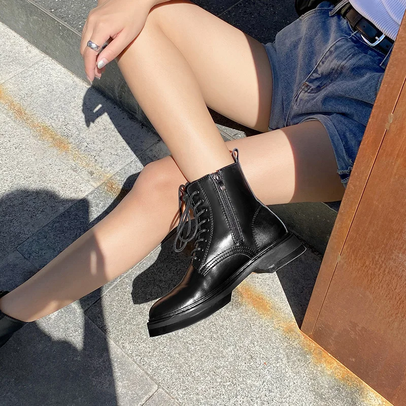 Genuine Cow Leather Martin Boots British Style lace-up Round Toe Flat ankle bootsThick-soled Short Boots
Genuine Cow Leather Martin Boots British Style lace-up Round Toe Flat ankle bootsThick-soled Short Boots