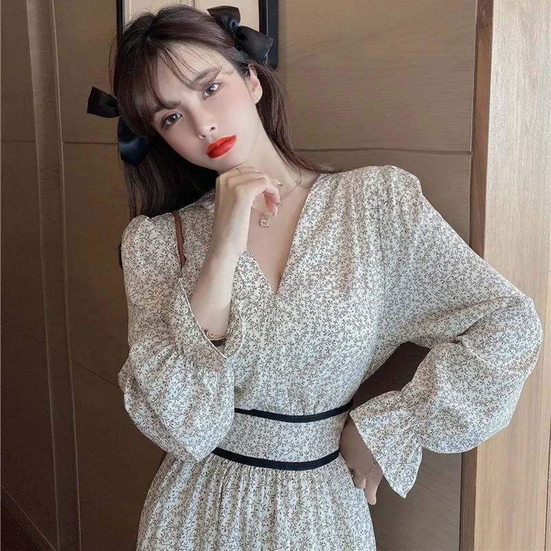 VICONE Real photo 2021 new slim and versatile middle eldest daughter's Retro Floral Chiffon Skirt
VICONE Real photo 2021 new slim and versatile middle eldest daughter's Retro Floral Chiffon Skirt