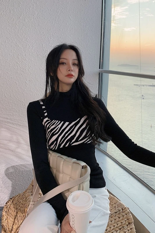 HKCP Fashion Shirts Women Casual Office Lady Bottoming Leopard Patchwork Half Turtleneck Long Sleeve Tees Tops Winter 2020 New
HKCP Fashion Shirts Women Casual Office Lady Bottoming Leopard Patchwork Half Turtleneck Long Sleeve Tees Tops Winter 2020 New