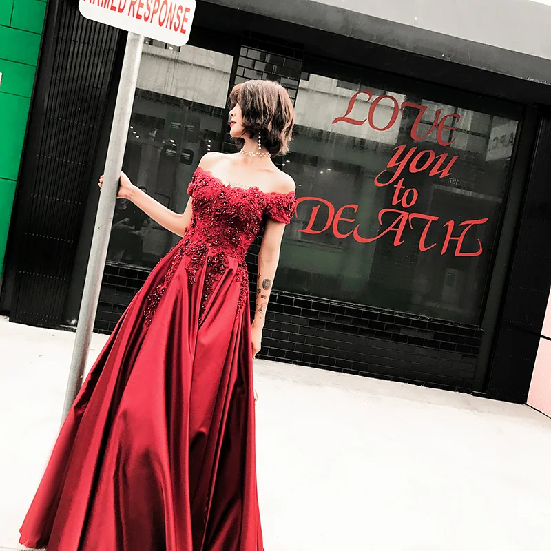 Wine Red Satin Evening Dresses For Wedding Party Elegant Off The Shoulder A-line Floor-length Luxury Appliques Women Formal Gown
Wine Red Satin Evening Dresses For Wedding Party Elegant Off The Shoulder A-line Floor-length Luxury Appliques Women Formal Gown