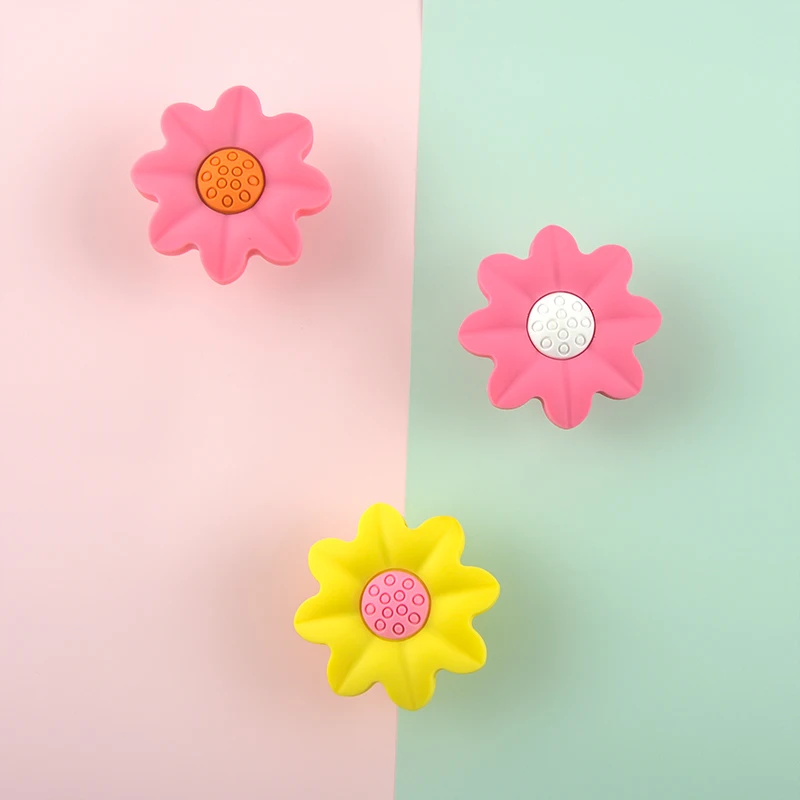 Rubber Door Handles Children Colorful Flower Round Kitchen Cabinet Knobs and Handles Furniture Handle Drawer Pulls 
Rubber Door Handles Children Colorful Flower Round Kitchen Cabinet Knobs and Handles Furniture Handle Drawer Pulls