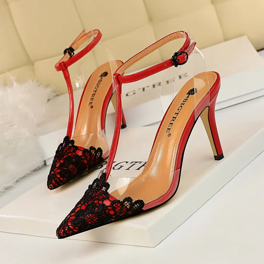968-1 Korean fashion banquet transparent barefoot women's shoes thin heel high heel lace pointed T-belt sandals high heel shoes
968-1 Korean fashion banquet transparent barefoot women's shoes thin heel high heel lace pointed T-belt sandals high heel shoes