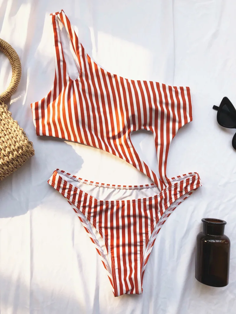European and American new one-piece swimsuit women sexy temperament bikini holiday fashion swimsuit
European and American new one-piece swimsuit women sexy temperament bikini holiday fashion swimsuit