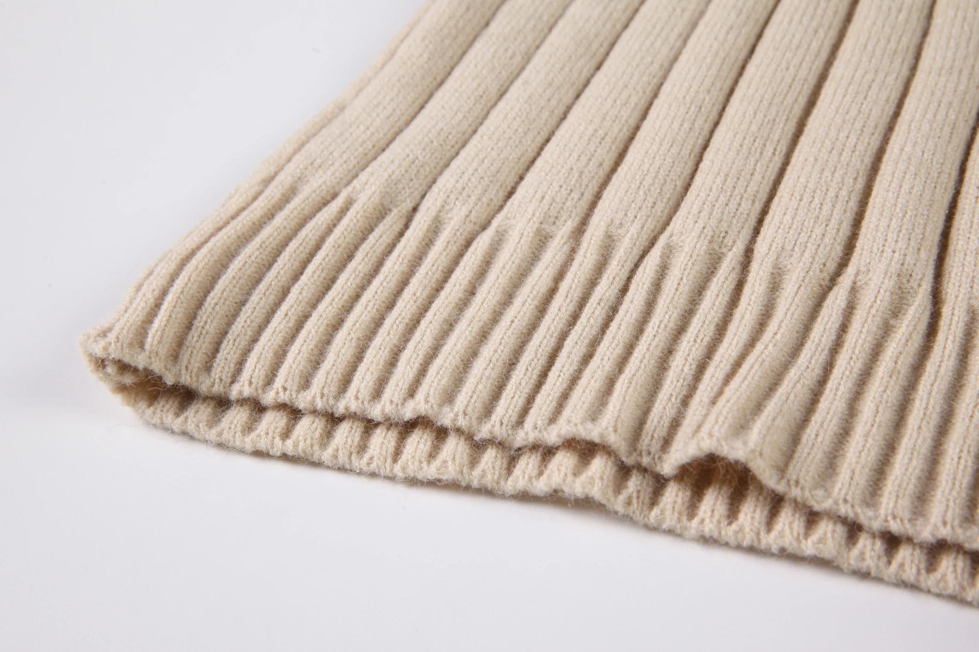SHENGPALAE turtleneck sweater women's autumn and winter 2021 new button solid color long sleeve female knitted pullover tops
SHENGPALAE turtleneck sweater women's autumn and winter 2021 new button solid color long sleeve female knitted pullover tops