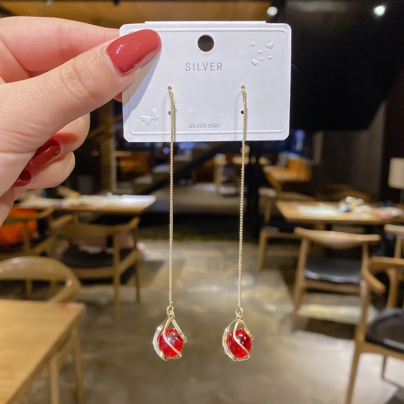Red Long Bead Crystal Xiqing Pendant Hypoallergenic Earrings Women's New Popular Temperament Ear Line Festive Gift Wholesale
Red Long Bead Crystal Xiqing Pendant Hypoallergenic Earrings Women's New Popular Temperament Ear Line Festive Gift Wholesale