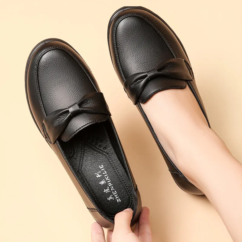 2021 New mother shoes leather soft sole single shoes comfortable flat shoes for middle-aged and elderly women NEWKSDA
2021 New mother shoes leather soft sole single shoes comfortable flat shoes for middle-aged and elderly women NEWKSDA