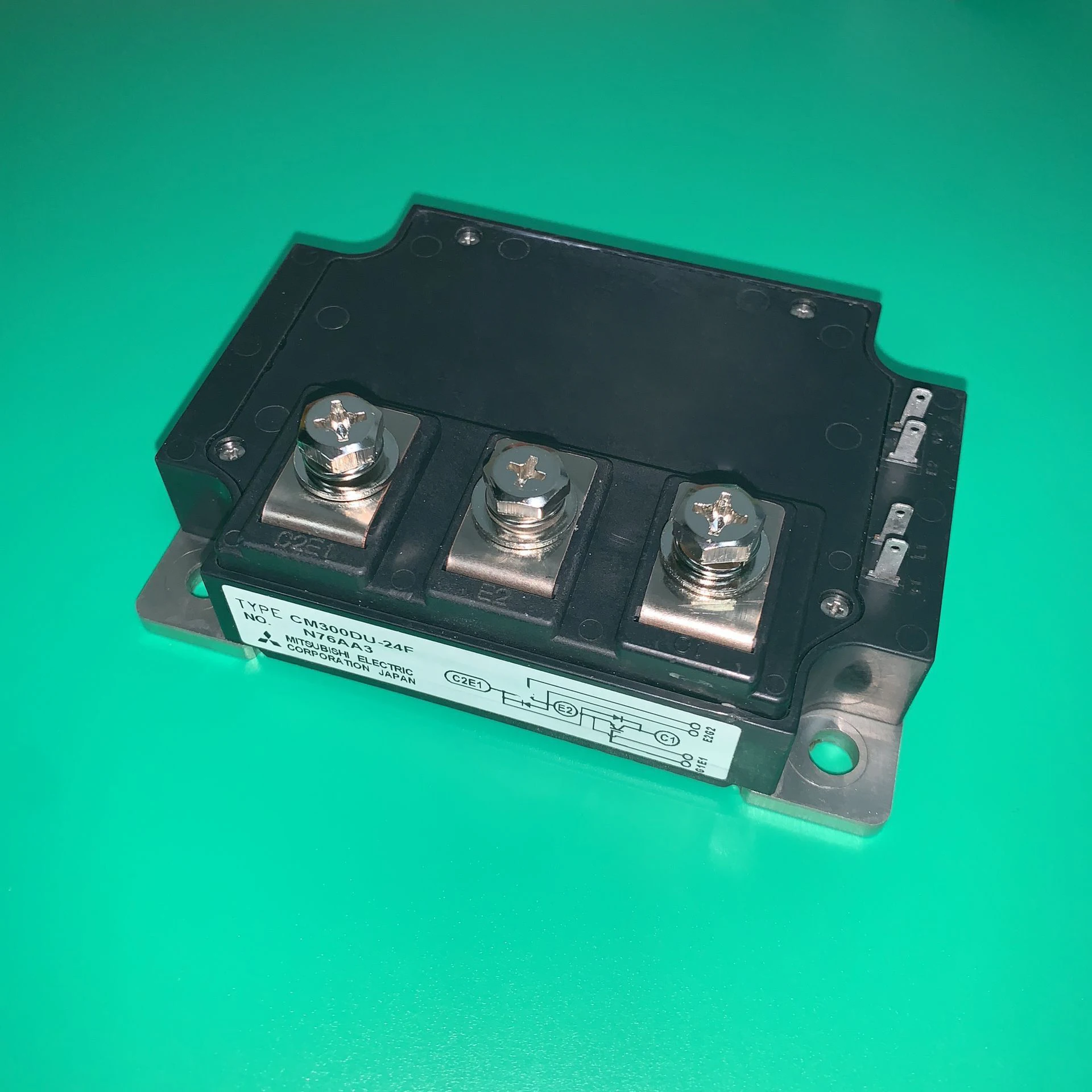 Φ модуль CM300 CM300DU-24F IGBT CM 300DU-24 F MOD DUAL 1200V 300A F SER CM300D DU-24F CM300DU24F
Φ модуль CM300 CM300DU-24F IGBT CM 300DU-24 F MOD DUAL 1200V 300A F SER CM300D DU-24F CM300DU24F