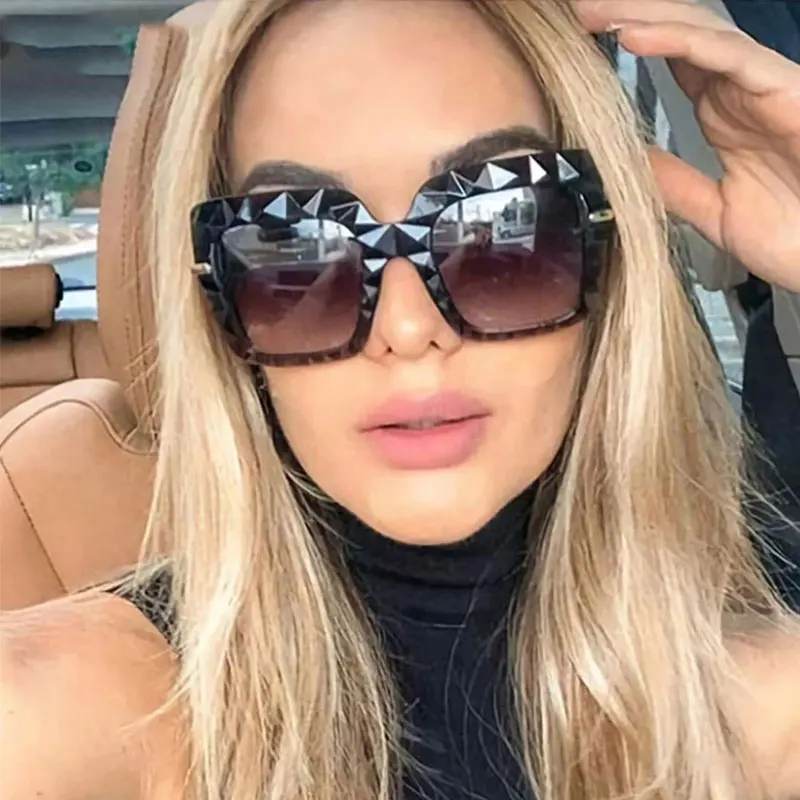 Irregular Square Frame Fashion Sunglasses Men Women Shades UV400 Vintage Glasses 50517
Irregular Square Frame Fashion Sunglasses Men Women Shades UV400 Vintage Glasses 50517
