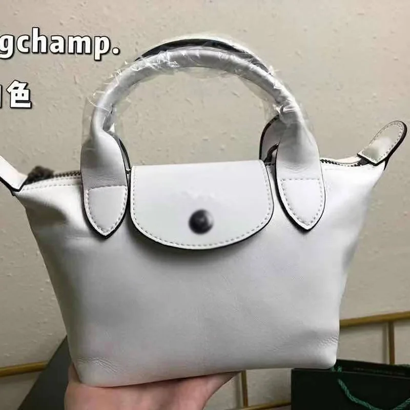 LC mini lambskin handbags 2021 new fashion mini short handle Longxiang dumpling bag portable diagonal bag
LC mini lambskin handbags 2021 new fashion mini short handle Longxiang dumpling bag portable diagonal bag