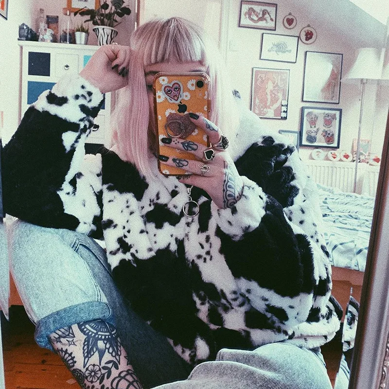 Woman Autumn Winter Cow Print Faux Fur Teddy Bear Coat Casual Loose Fluffy Jacket Ladies Think Warm Zipper Overcoat 2021 New
Woman Autumn Winter Cow Print Faux Fur Teddy Bear Coat Casual Loose Fluffy Jacket Ladies Think Warm Zipper Overcoat 2021 New