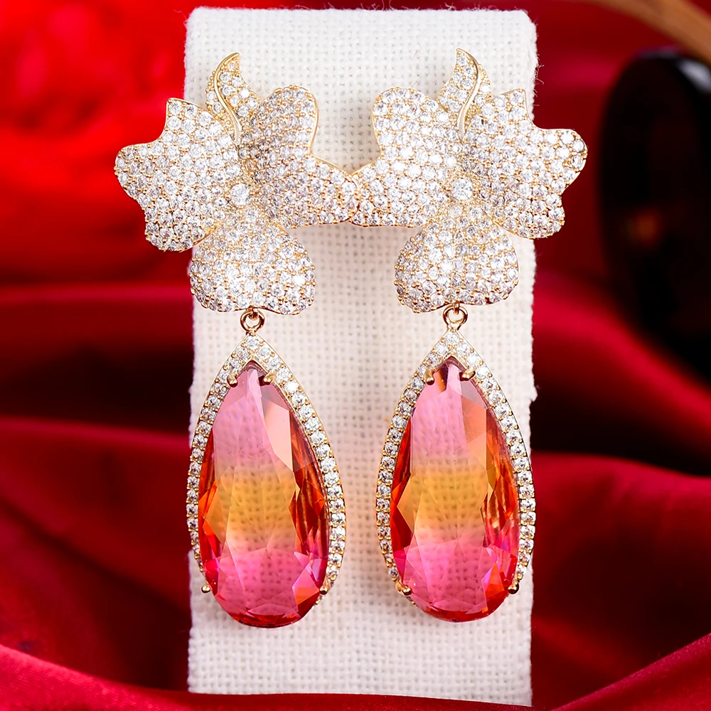 SORAMOORE Bridal Wedding Luxury Romantic Pendant Drop Earrings Zircon CZ Dubai Bridal Earring Bohemian Hot New High Quality 2021
SORAMOORE Bridal Wedding Luxury Romantic Pendant Drop Earrings Zircon CZ Dubai Bridal Earring Bohemian Hot New High Quality 2021