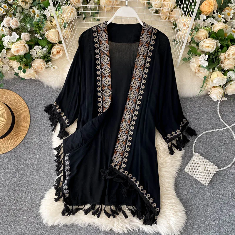 Bohemian retro ethnic heavy industry embroidery cardigan jacket female design sense tassel holiday sunscreen top tide
Bohemian retro ethnic heavy industry embroidery cardigan jacket female design sense tassel holiday sunscreen top tide