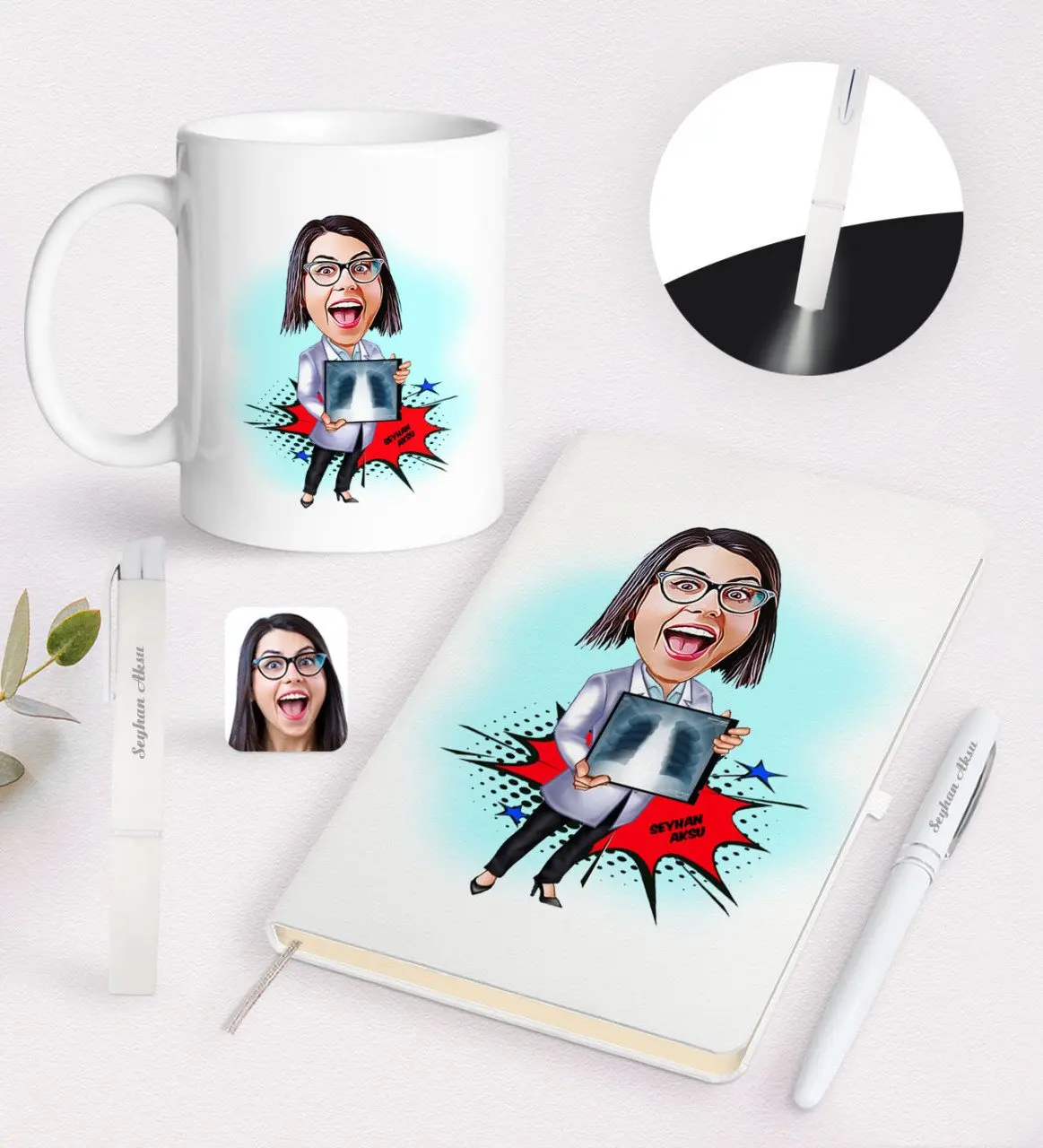 Personalized Women 'S Radyolojist Caricature Of Notebook Pen mug And Penlight Flashlight Gift Seti-1
Personalized Women 'S Radyolojist Caricature Of Notebook Pen mug And Penlight Flashlight Gift Seti-1