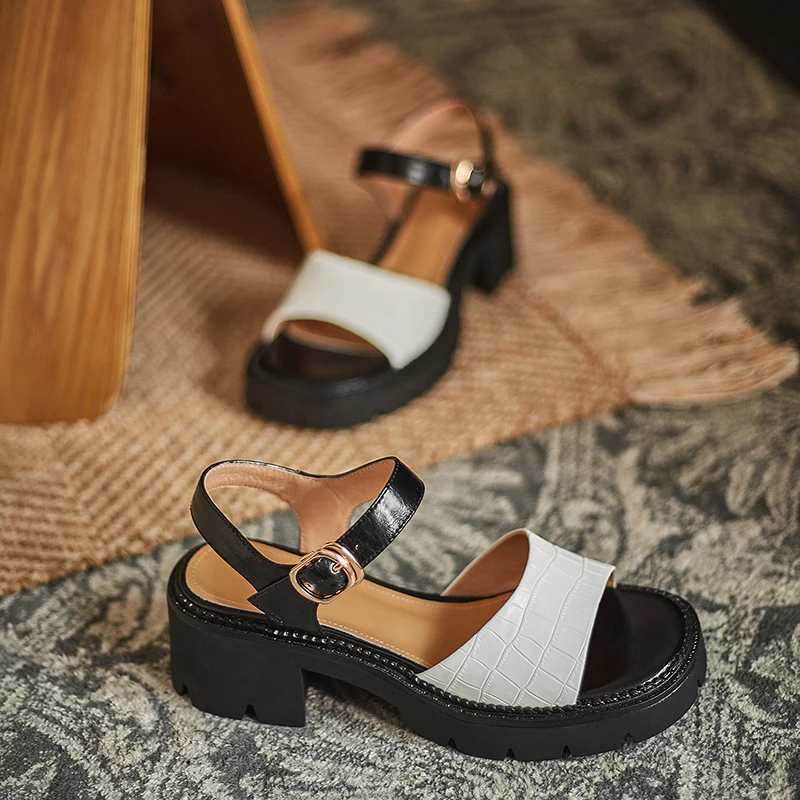Fashion Retro Thick Heels Women Sandals 2021 Summer Newest Classic Shoes Woman Fashion Hot Sale Wedding Party Woman Sandals
Fashion Retro Thick Heels Women Sandals 2021 Summer Newest Classic Shoes Woman Fashion Hot Sale Wedding Party Woman Sandals